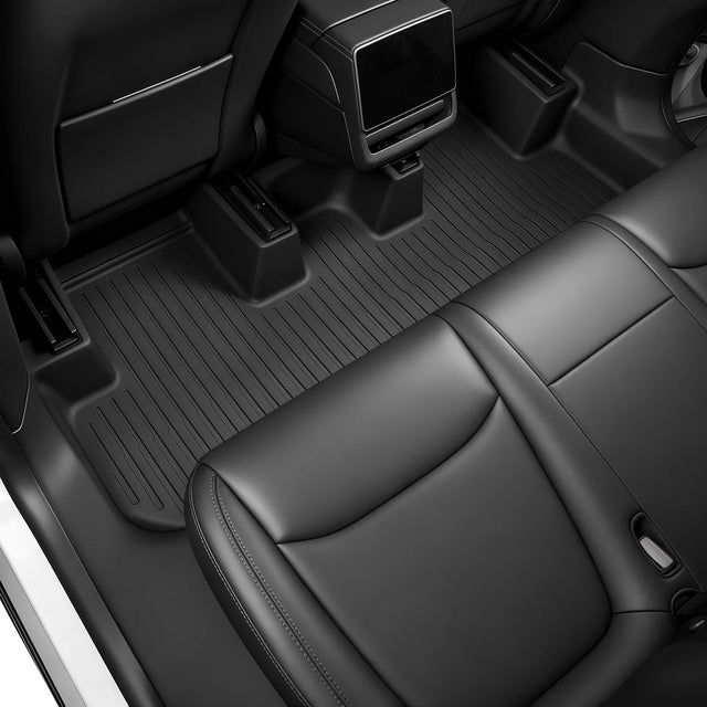 Full-Cabin Protection vs Traditional Floor Mats: What’s the Difference?